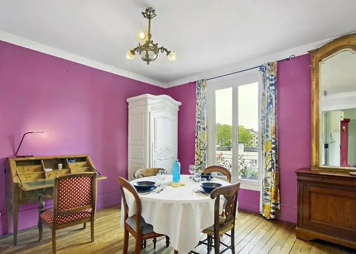 Authentic Parisian Apartmán